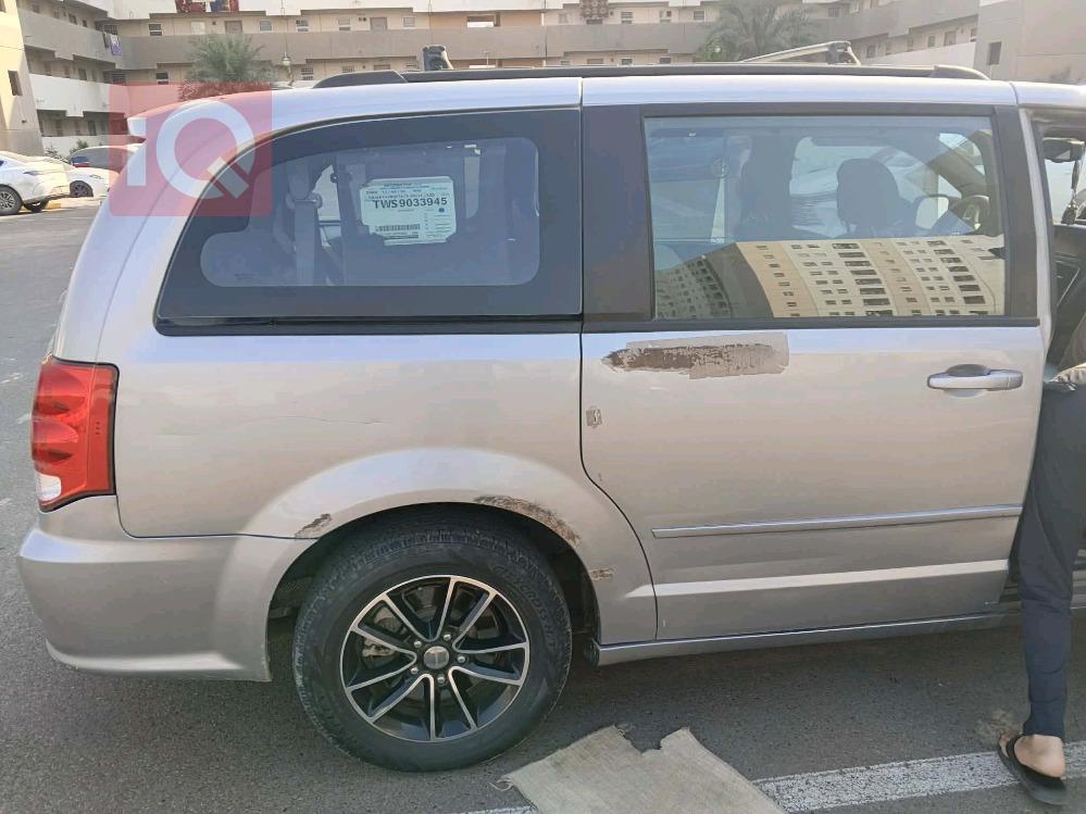 دودج جراند كارافان